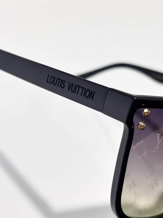 Picture of Louis Vuitton Sunglasses _SKUfw76323982fw
